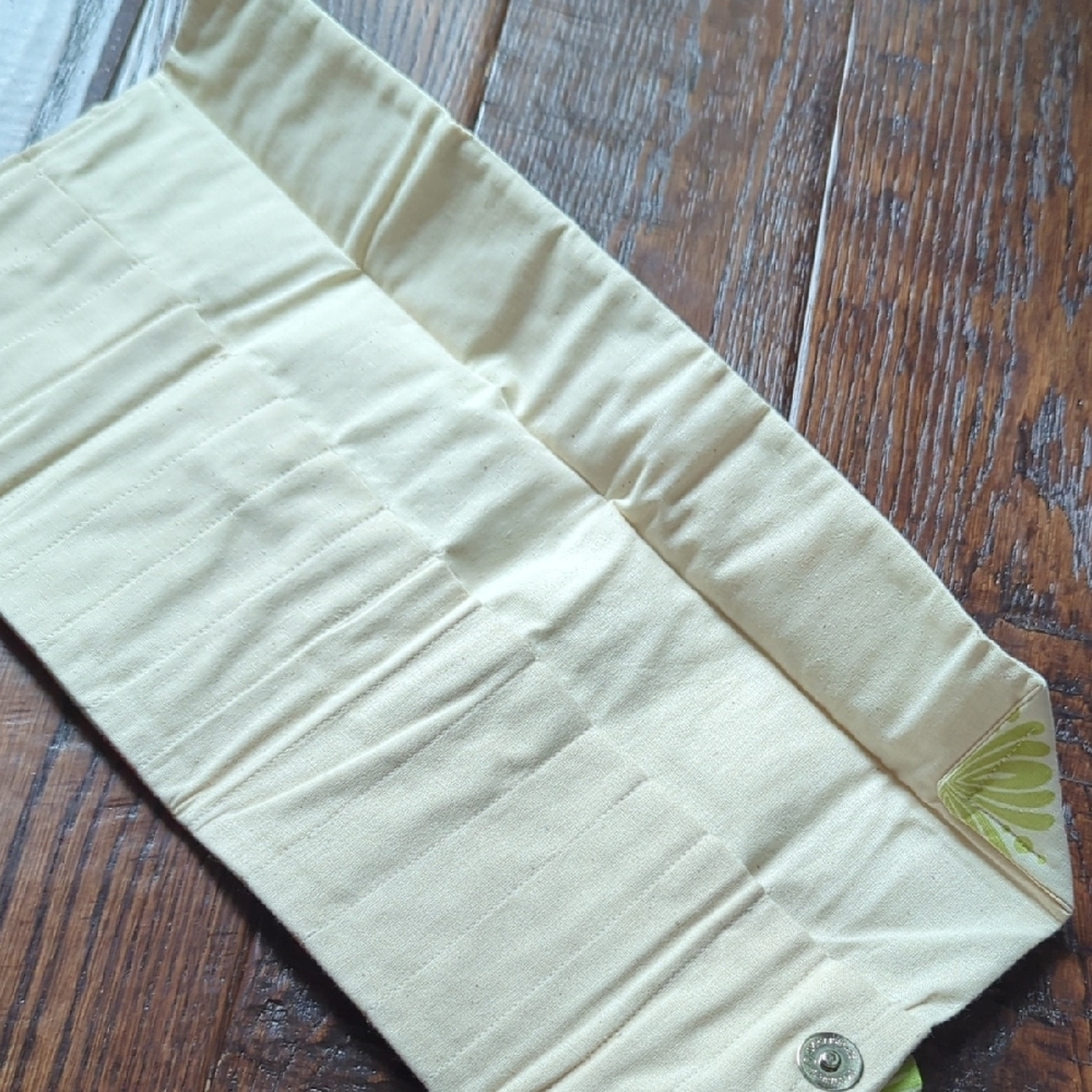 NWOT Handmade Floral Padded Fabric Knitting Crochet Needle Case Pouch from Etsy - Picture 4 of 8